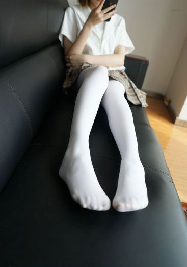 她在丈夫面前被