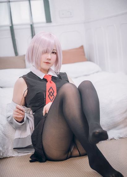 沦为玩具的女教师静怡