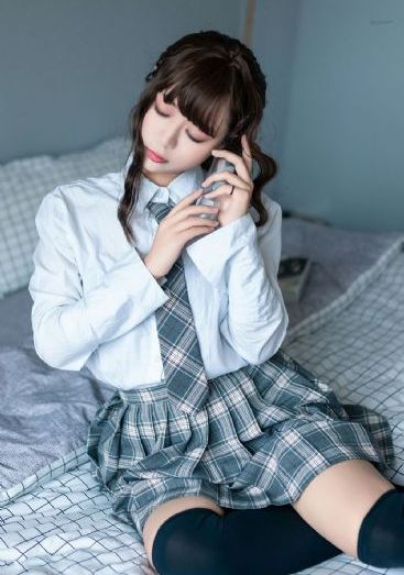 下雨天的车站避雨4动画片