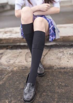 图书馆的她