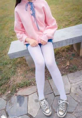 年轻的