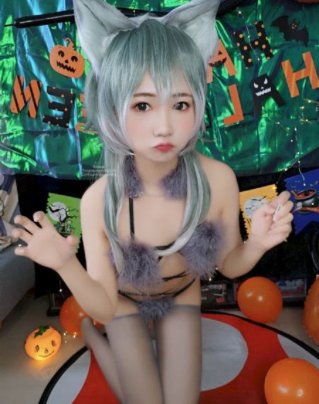 他趴在她的两腿间疯狂免费看